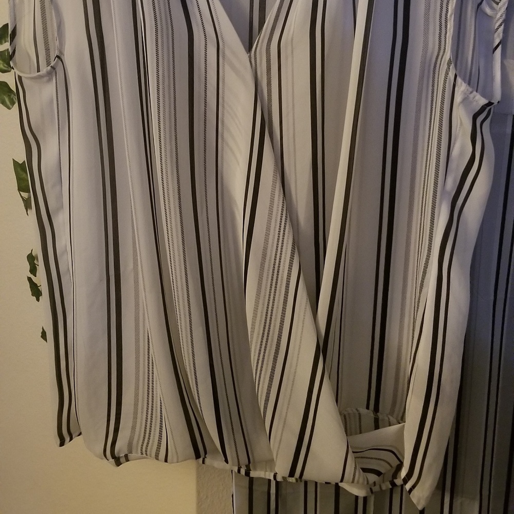 Blouse - Picture 2 of 5
